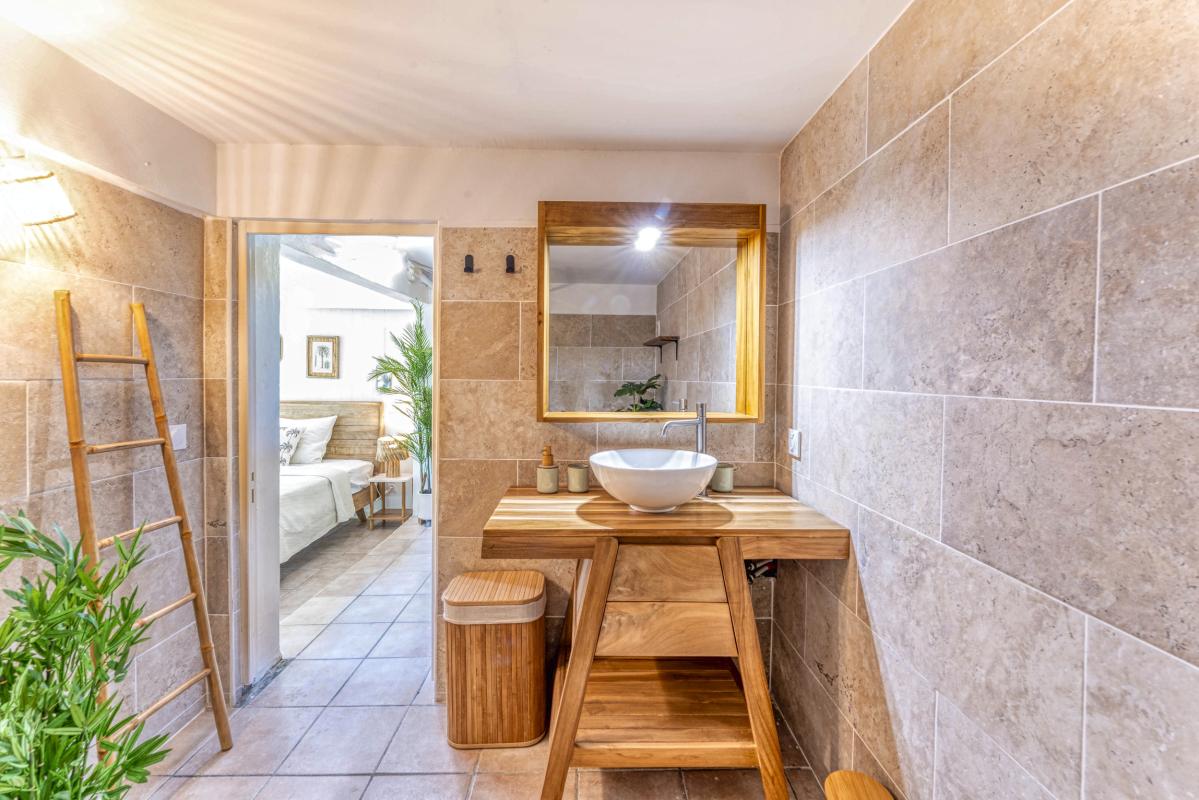 17.A louer villa avec piscine et Grand bourg-Marie-Galante